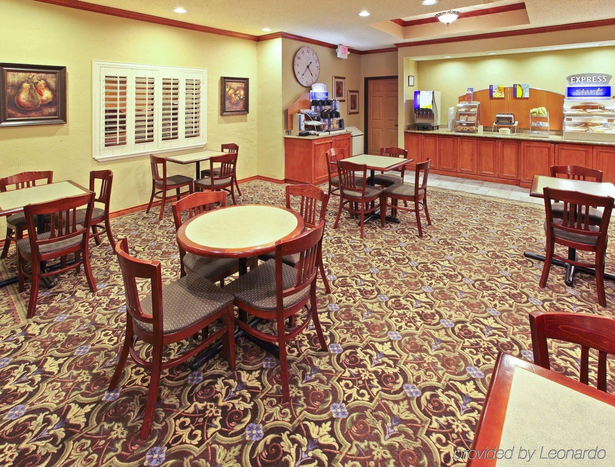 Holiday Inn Express Hotel & Suites Greenville By Ihg Exterior foto