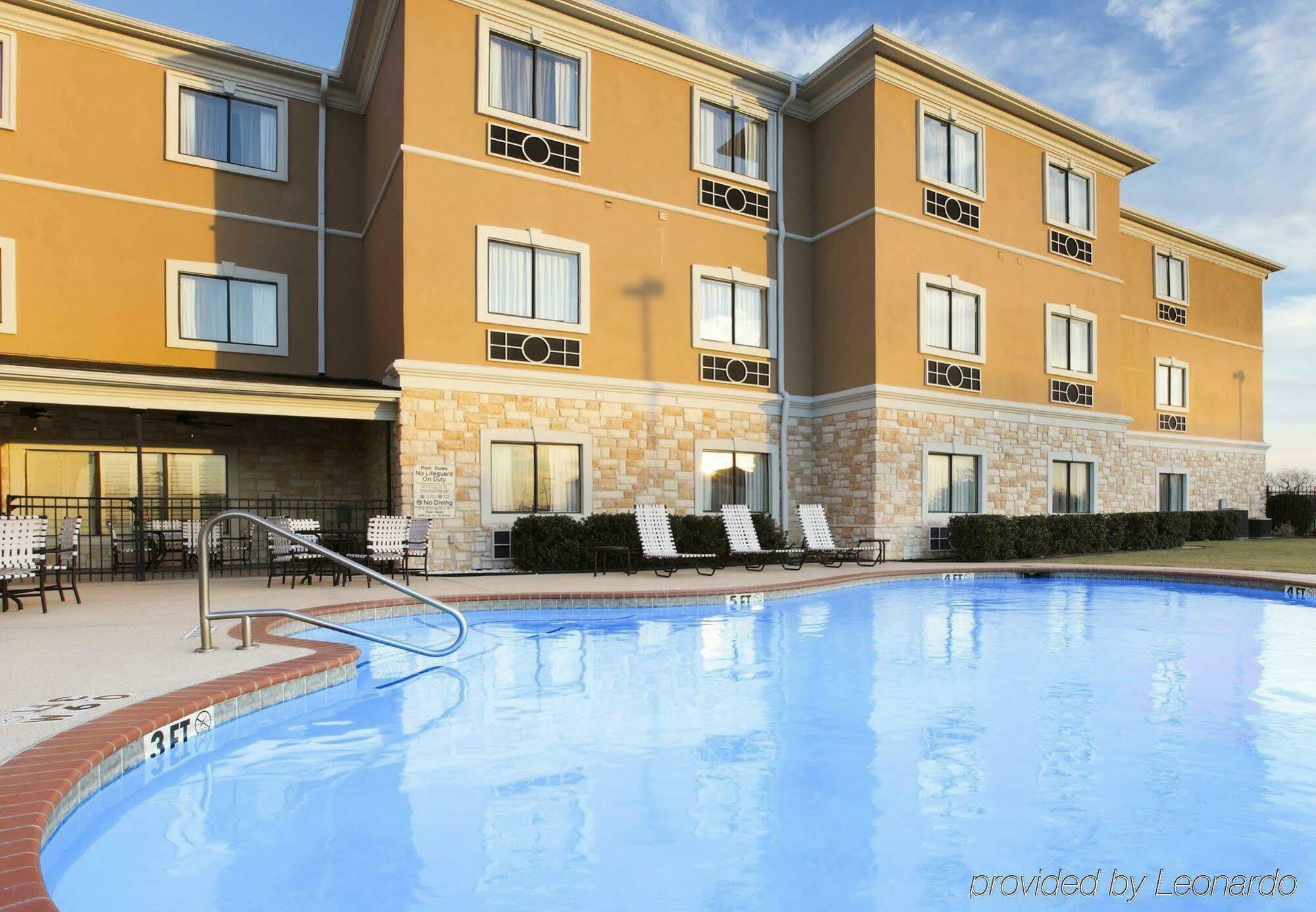 Holiday Inn Express Hotel & Suites Greenville By Ihg Exterior foto